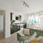 Frisch Sanierte City-wohnung Mit Workspace דירה
